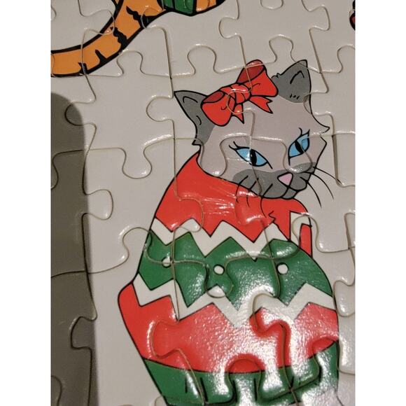 TOMS Holiday Cats Puzzle 500 Piece Kitty Lovers Kitties Christmas Kittens - Picture 7 of 8